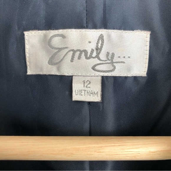 Emily Women’s Simple Navy Blazer - Picture 3 of 6